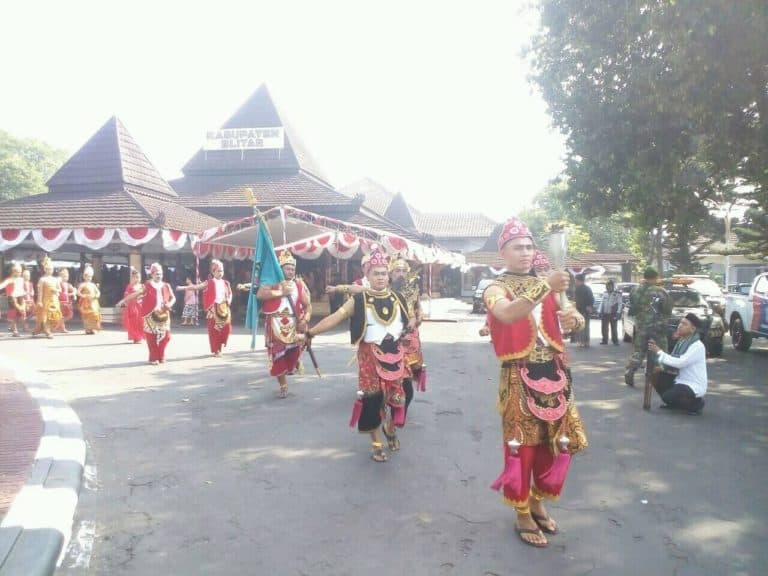 Kirab Hurub Hambangun Praja