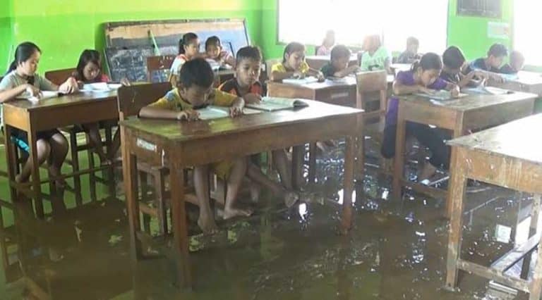 Banjir lumpur di Bululawang Bakung
