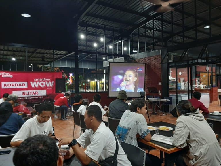 Kopadar Smartfren Community Blitar Nobar WOW concert