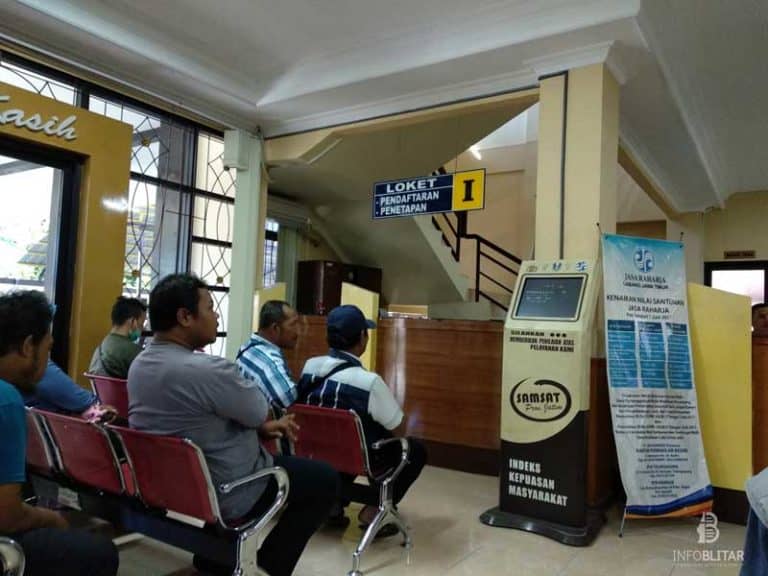 Ilustrasi balik nama motor di SAMSAT
