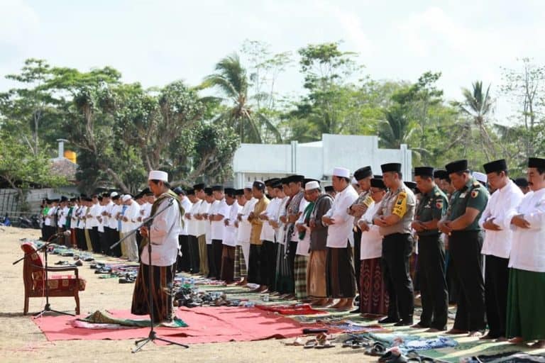 Bupati bersama warga salat istisqa'