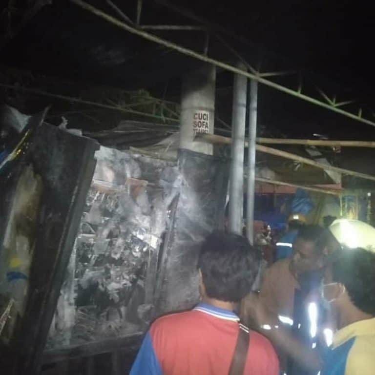 Kebakaran travo di Desa Kalipang Kec. Sutojayan. Foto oleh Damkar Kab. Blitar
