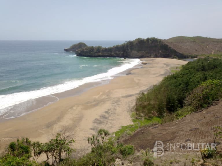 Pantai Jebring di Blitar