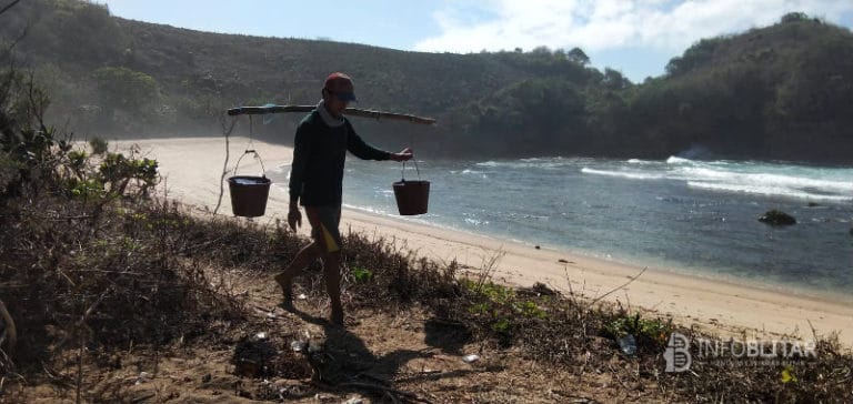 Penanaman di Pantai Keben