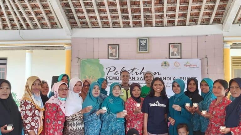 Pelatihan Buat Sabun oleh Sahabat Menanam