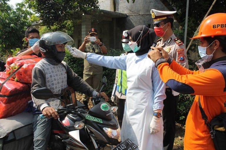 Antisipasi pencegahan penularan COVID-19 di Blitar. Foto oleh Satlantas Polres Blitar