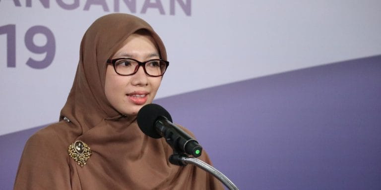 Foto : Tim Pakar Gugus Tugas Percepatan Penanganan COVID-19, Dewi Nur Aisyah (HUMAS BNPB/Ignatius Toto Satrio)