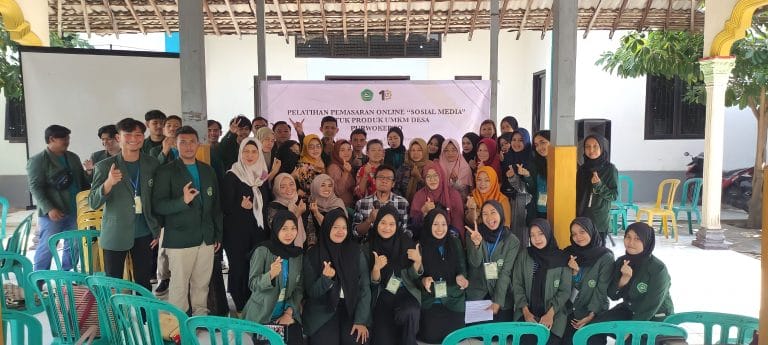 KKN Unisba Sukses Menggelar Pelatihan Pemasaran Online Sosial Media dan Donor Darah Bagi Masyarakat Desa Purwokerto