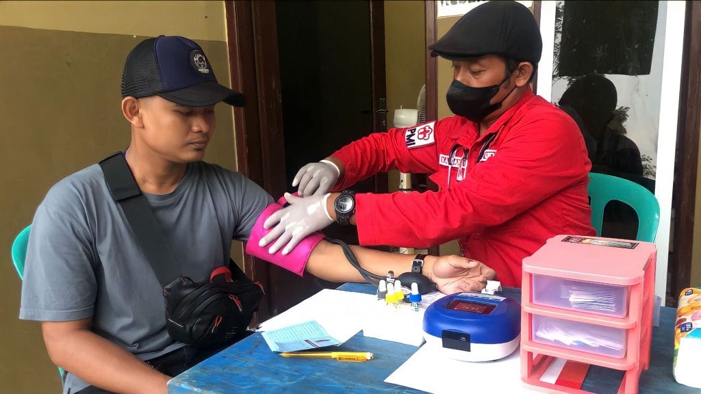 KKN Unisba Sukses Menggelar Pelatihan Pemasaran Online Sosial Media dan Donor Darah Bagi Masyarakat Desa Purwokerto 1