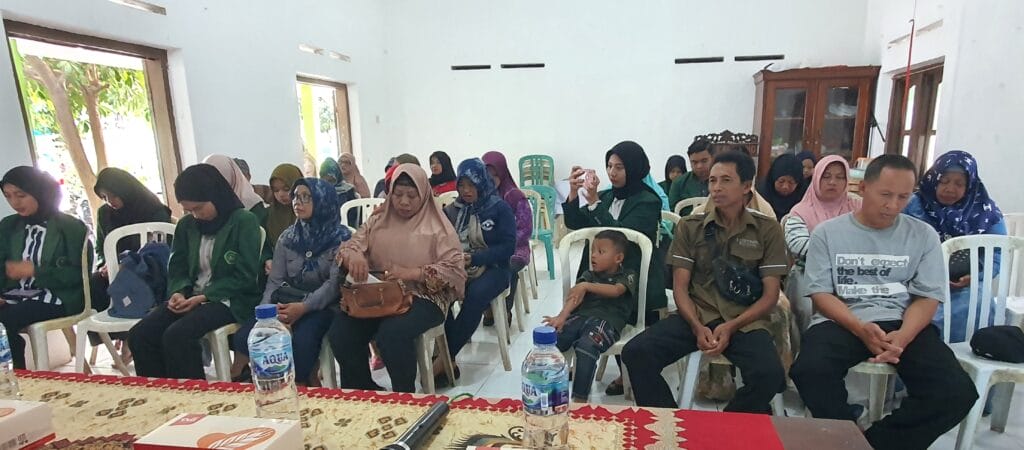 Dosen Unisba Memberikan Pelatihan Pemasaran melalui Marketplace dan Sertifikasi Halal Bagi Pelaku UMKM di Desa Kalipang, Kecamatan Sutojayan, Kabupaten Blitar 1