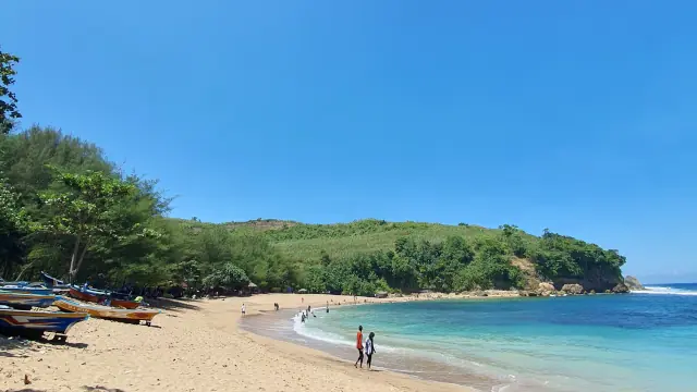 Pantai Pangi