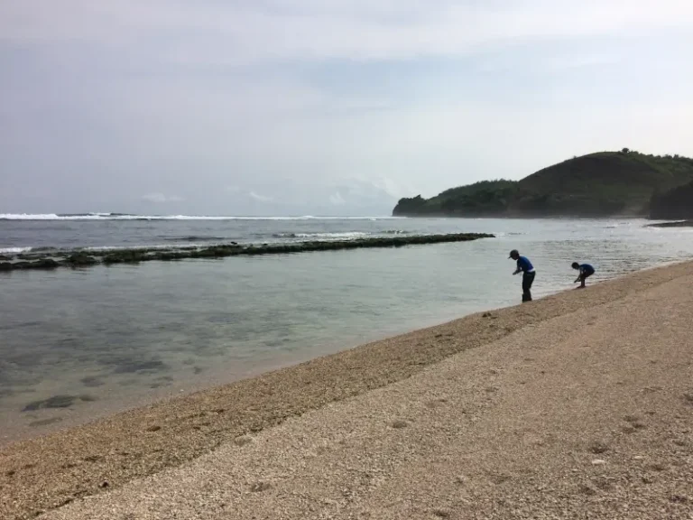Pantai Sumur Gemuling